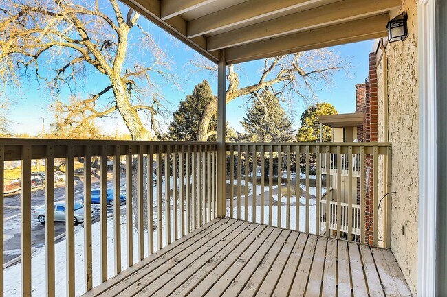 Building Photo - 1 Bedroom, 1 bath, 3rd floor Apartment