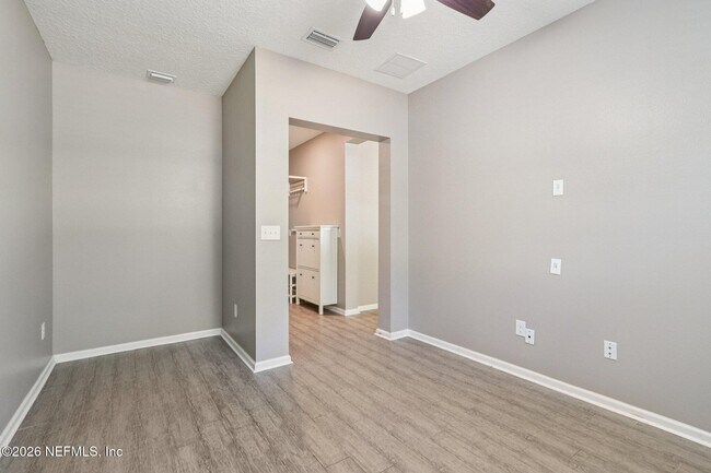 Building Photo - 404 Hepburn Rd