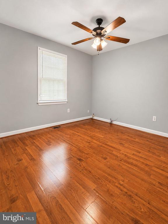 Building Photo - 206 Mountain View Ct