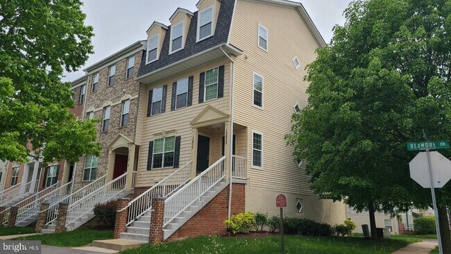 Building Photo - 12820 Rexmore Dr