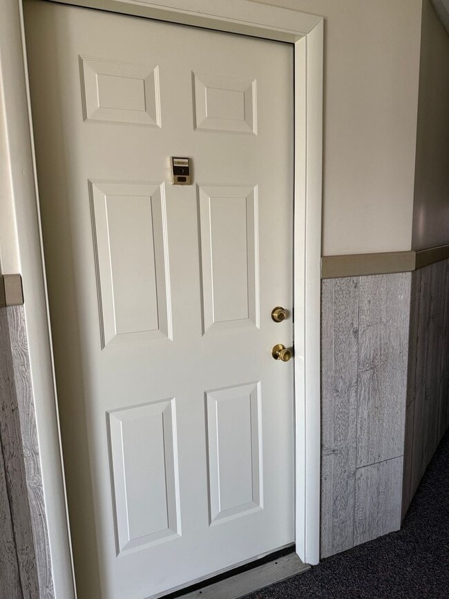 Building Photo - New Country Village