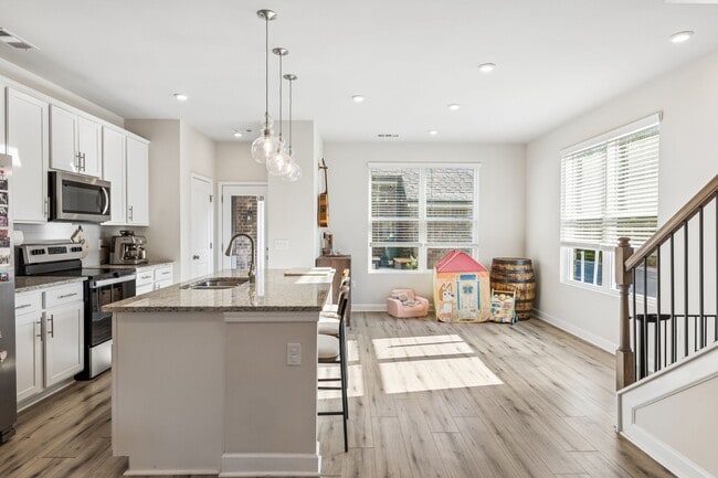 Building Photo - 140 Jackson Alan Dr