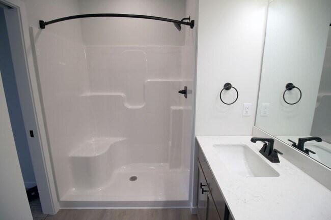 Building Photo - 2206 Rocky Ln