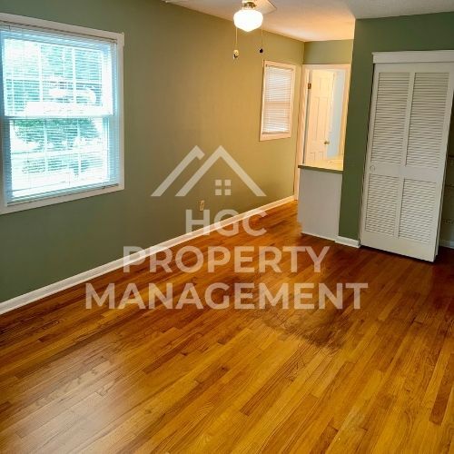Building Photo - 209 Fairway Dr