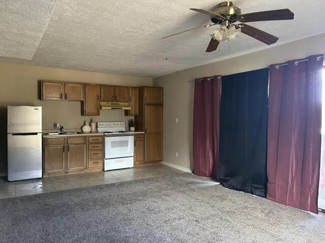 Primary Photo - Hillside Apartments