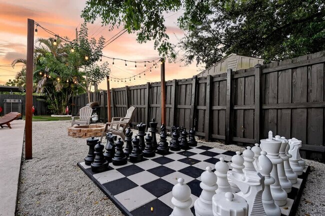 Building Photo - 6450 Perry St