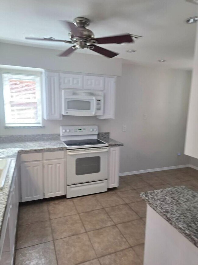 Building Photo - 1714 Mimosa Ln