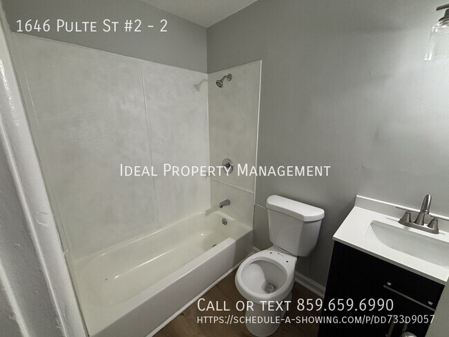 Building Photo - 1646 Pulte St