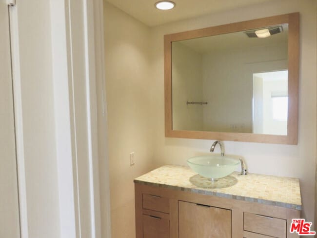 Building Photo - 1230 Horn Ave