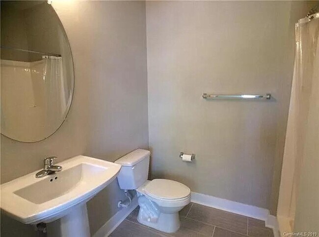 Building Photo - Room in 3 Bedroom Townhome at Seigle Point Dr