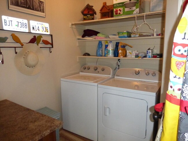 Laundry Room - 370 1425 N St