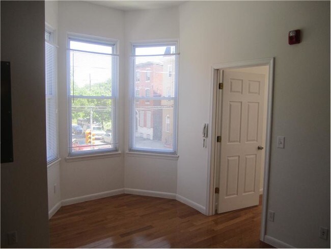 Building Photo - 1801 W Master St