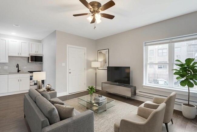 Building Photo - 8022 S Ellis Ave