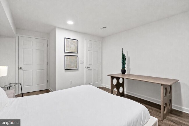 Building Photo - 1534 8th St NW