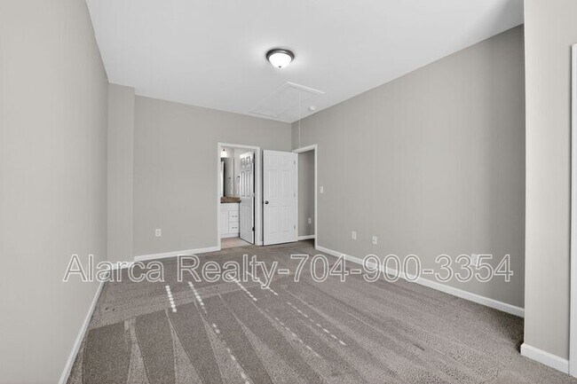 Building Photo - 425 Centerfield Dr