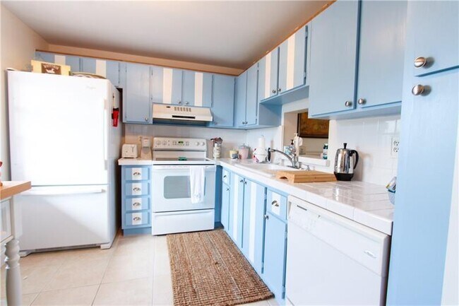 Building Photo - 401 SE 3rd St