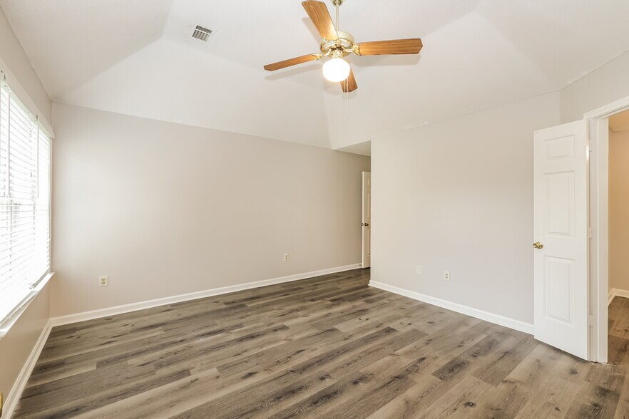 Building Photo - 2778 Fletcher View Dr