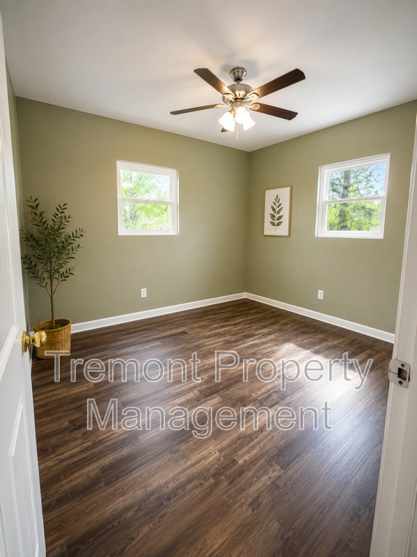 Building Photo - 4607 Highland Ave