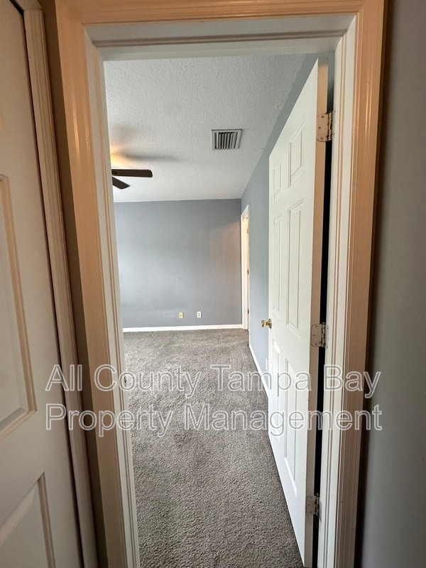 Building Photo - 9448 Charlesberg Dr