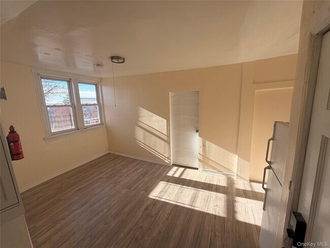 Building Photo - 315 S 4th Ave