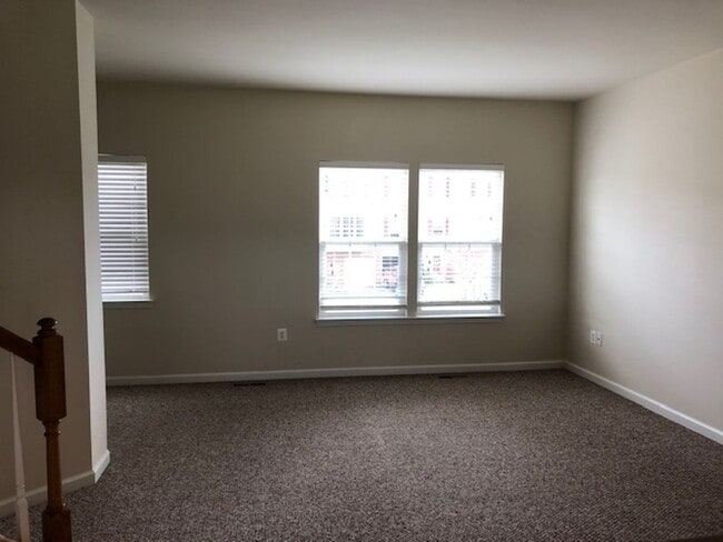 Building Photo - 3 Bedroom Townhome in Waynesboro!