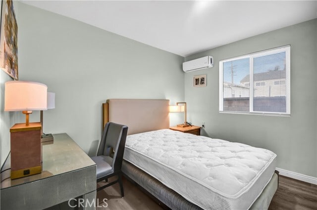 Building Photo - 12811 Oaks Ave