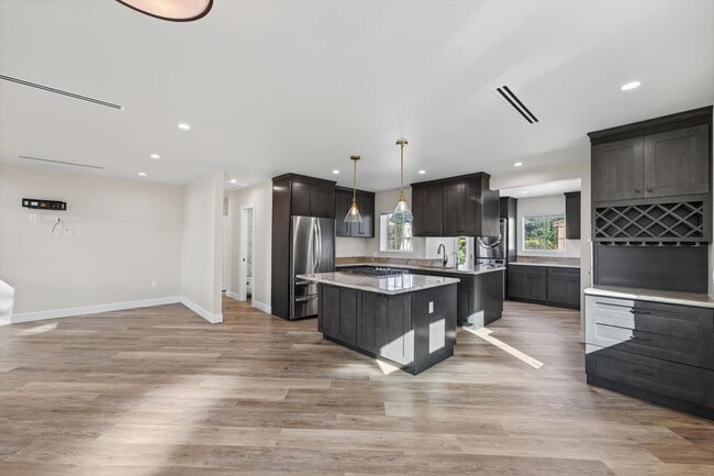 Building Photo - Beautifully Remodeled 3-Bedroom Home in Pr...