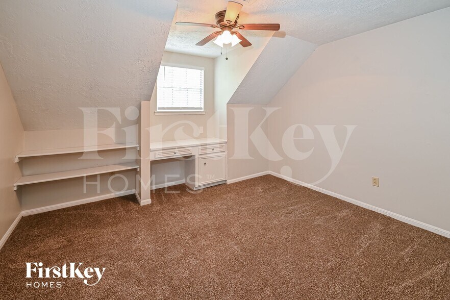 Building Photo - 3806 Fairvalley Dr