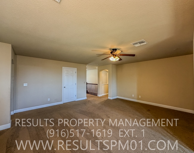 Building Photo - Elegance and spacious Mini Mansion