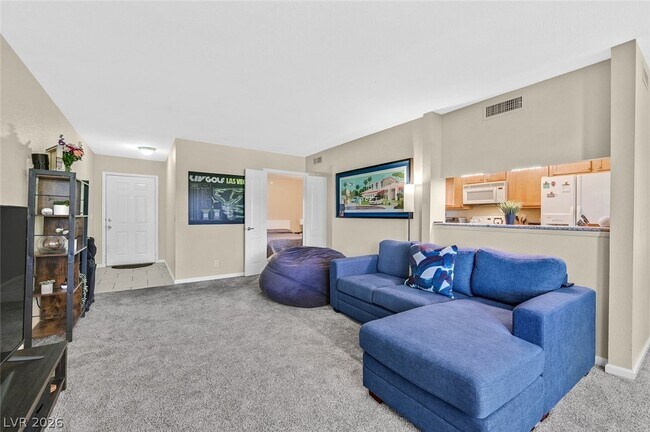 Building Photo - 668 Oakmont Ave