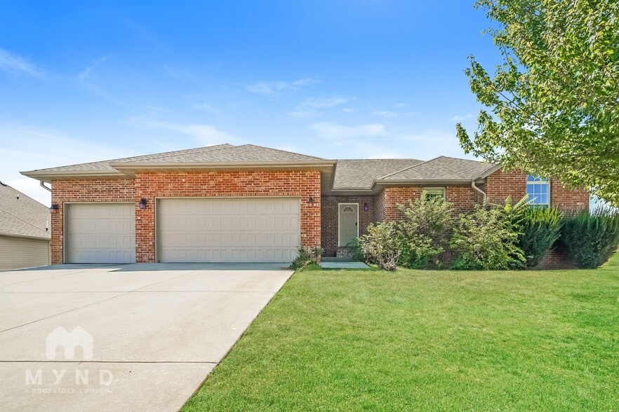 Primary Photo - 4674 Oneida Dr