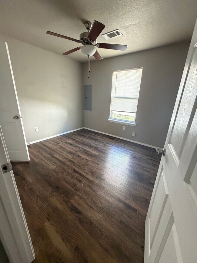 Building Photo - S. L Duplex