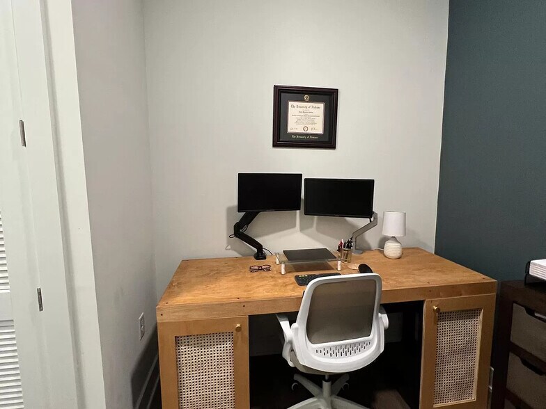 Building Photo - 1125 10th Ave N