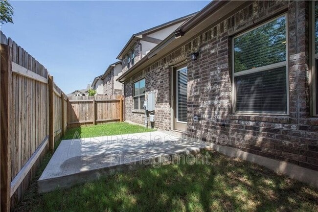 Building Photo - 2304 S Lakeline Blvd