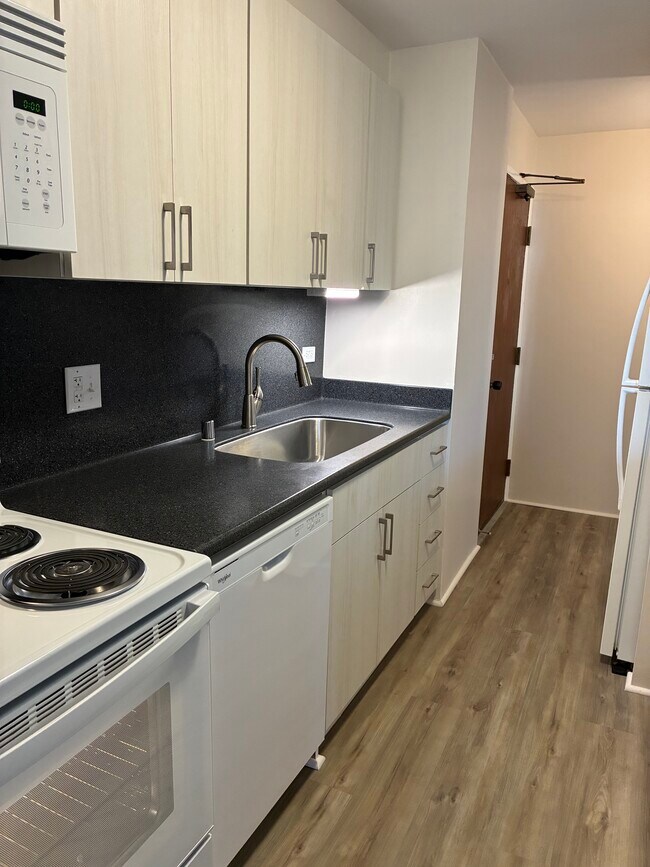 Building Photo - 1778 Ala Moana Blvd