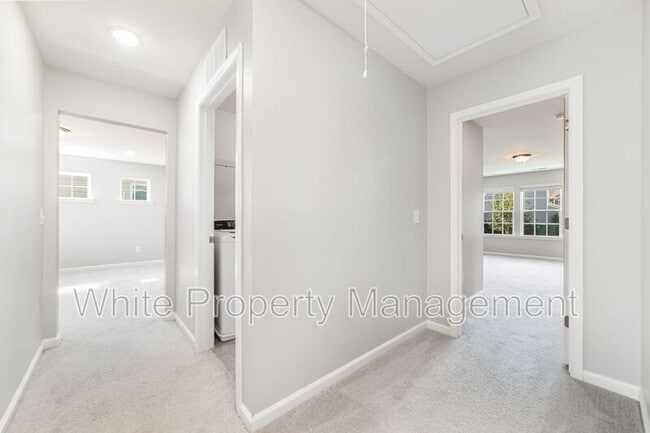Building Photo - 757 Garrett Green Way