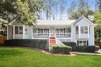 Building Photo - 12 Sherwood Forest Dr