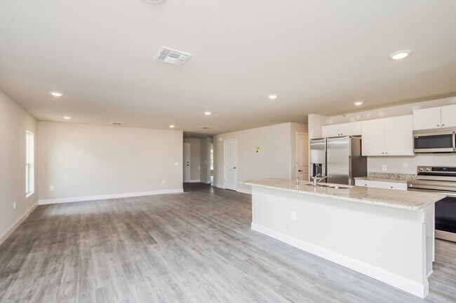 Building Photo - 332 Garbelmann St