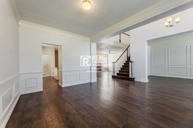Building Photo - Recently Updated Plano Property with Modern Features and Serene Surroundings