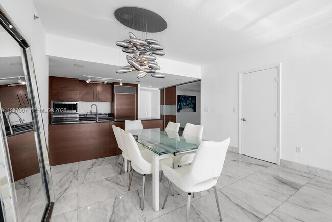 Building Photo - 465 Brickell Ave