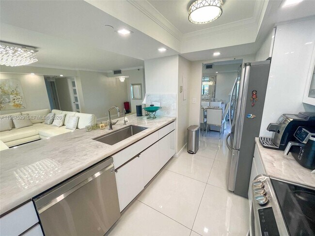 Building Photo - 4000 Towerside Terrace