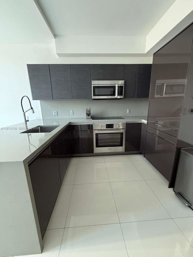 Building Photo - 1080 Brickell Ave