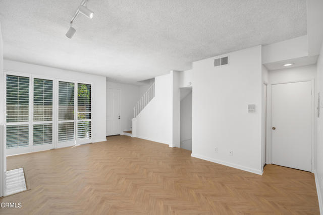 Building Photo - 813 N Monterey St