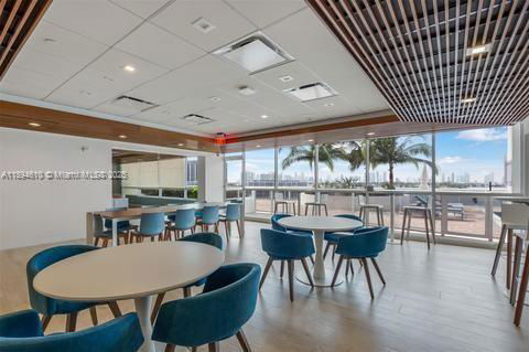 Building Photo - 1800 Sunset Harbour Dr