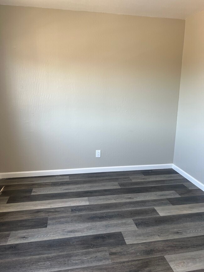 Building Photo - 2124 90th Ave