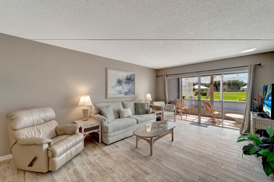 Building Photo - 456 Cerromar Rd