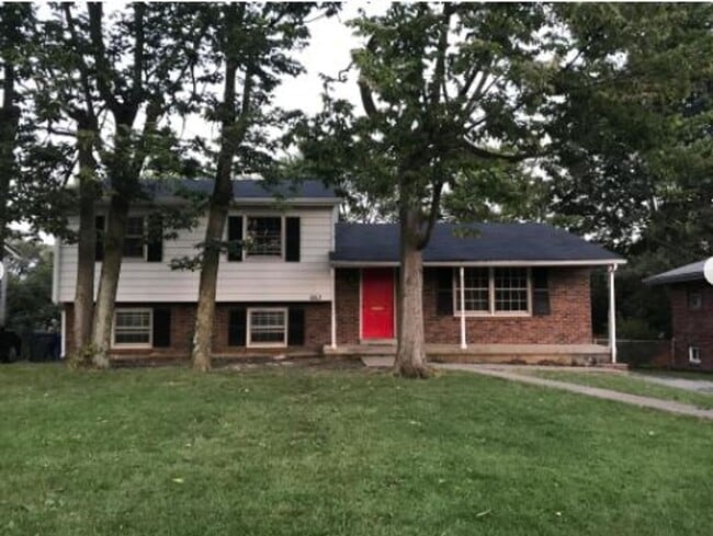 Building Photo - 653 Bishop Dr