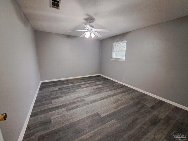 Building Photo - 7819 Hearthstone Cir