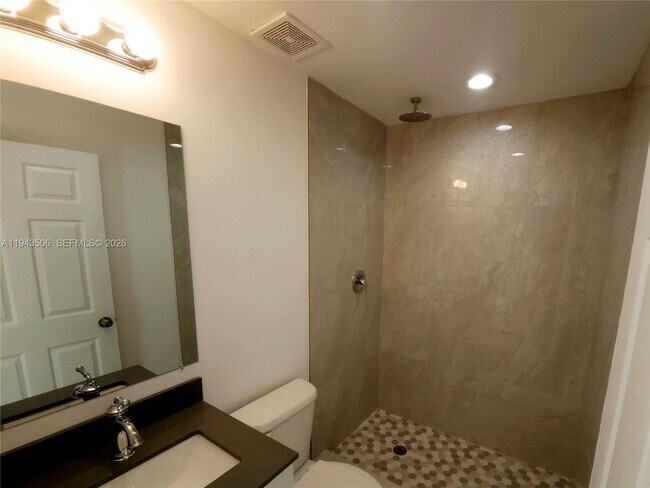 Building Photo - 580 NW 34th St