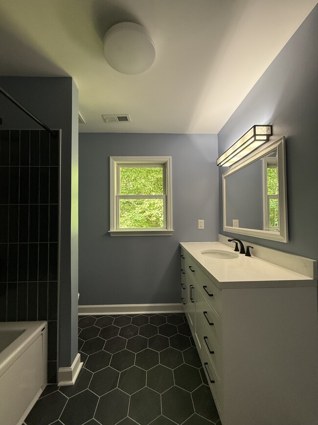 Building Photo - 5635 Falkirk Dr